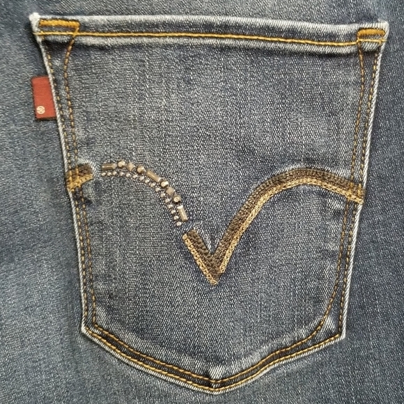 Levi's 512 Perfectly Slimming Bootcut Jeans - Picture 6 of 7